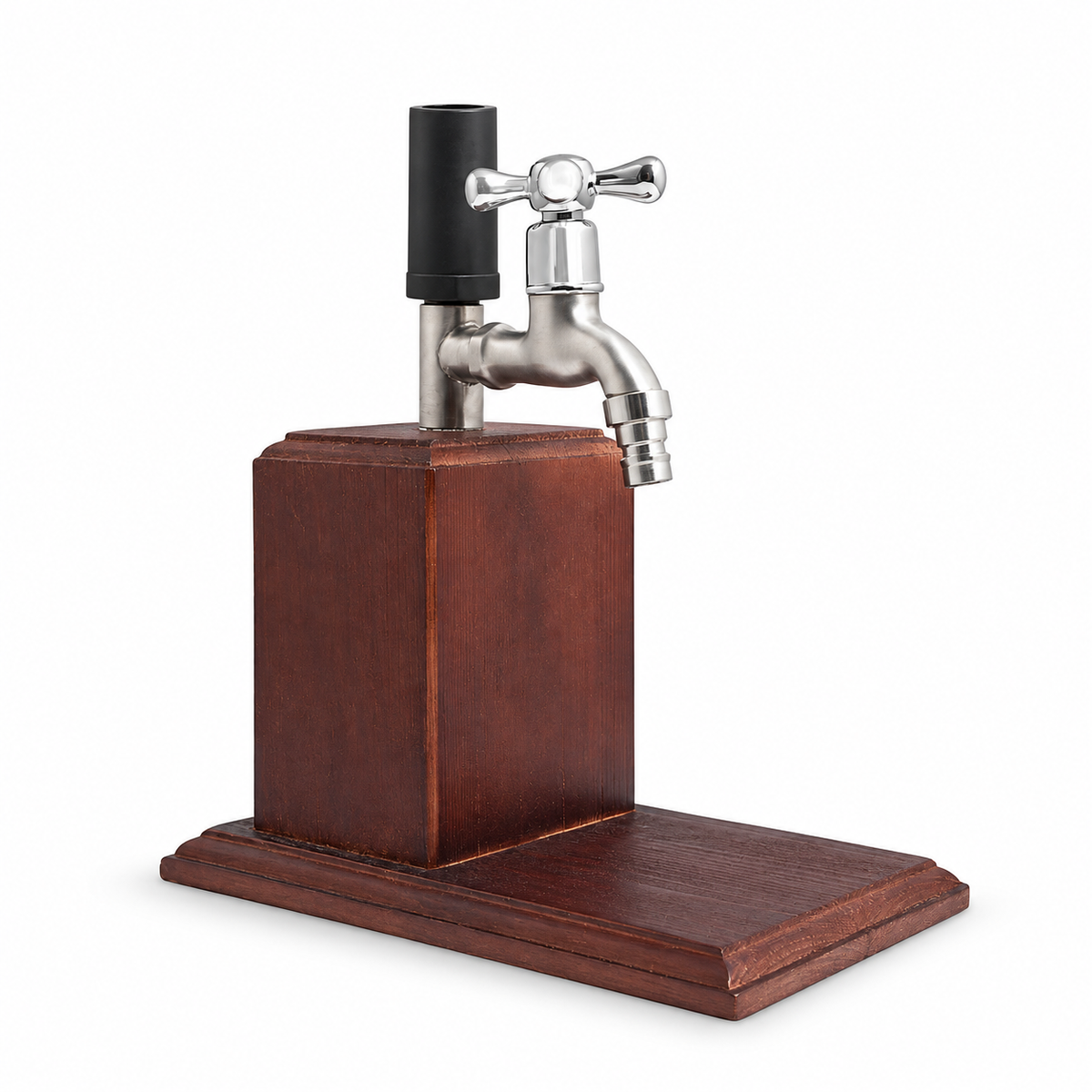 Hammer + Axe Wood Drink Dispenser — fondo blanco