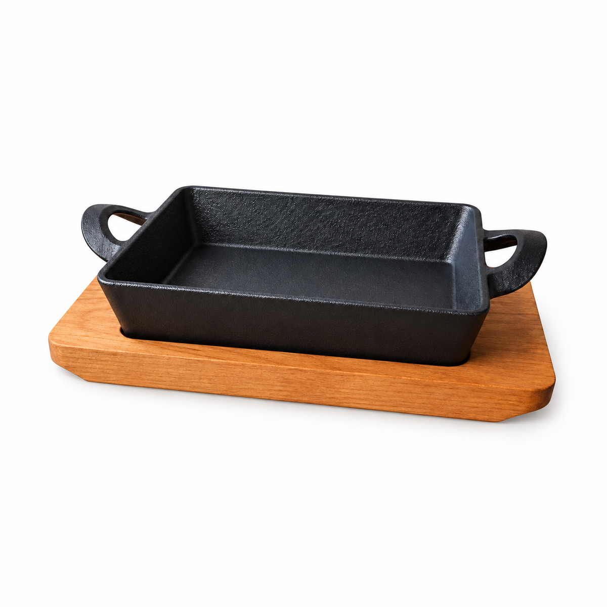 Bandeja rectangular de hierro de 16 por 11.5 cm con dos asas y base de madera.