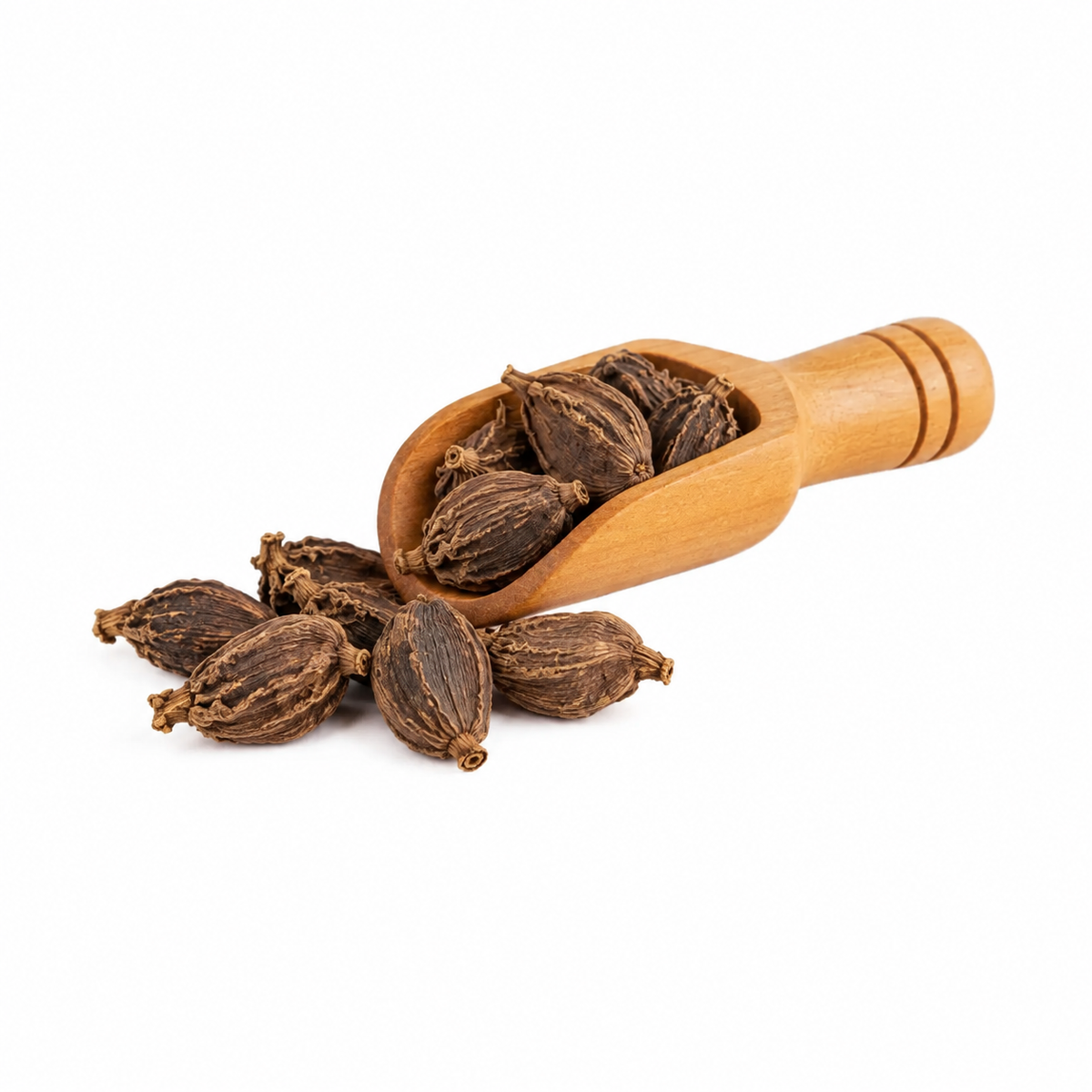 Cardamomo negro en cucharita de madera – presentación de 32 g
