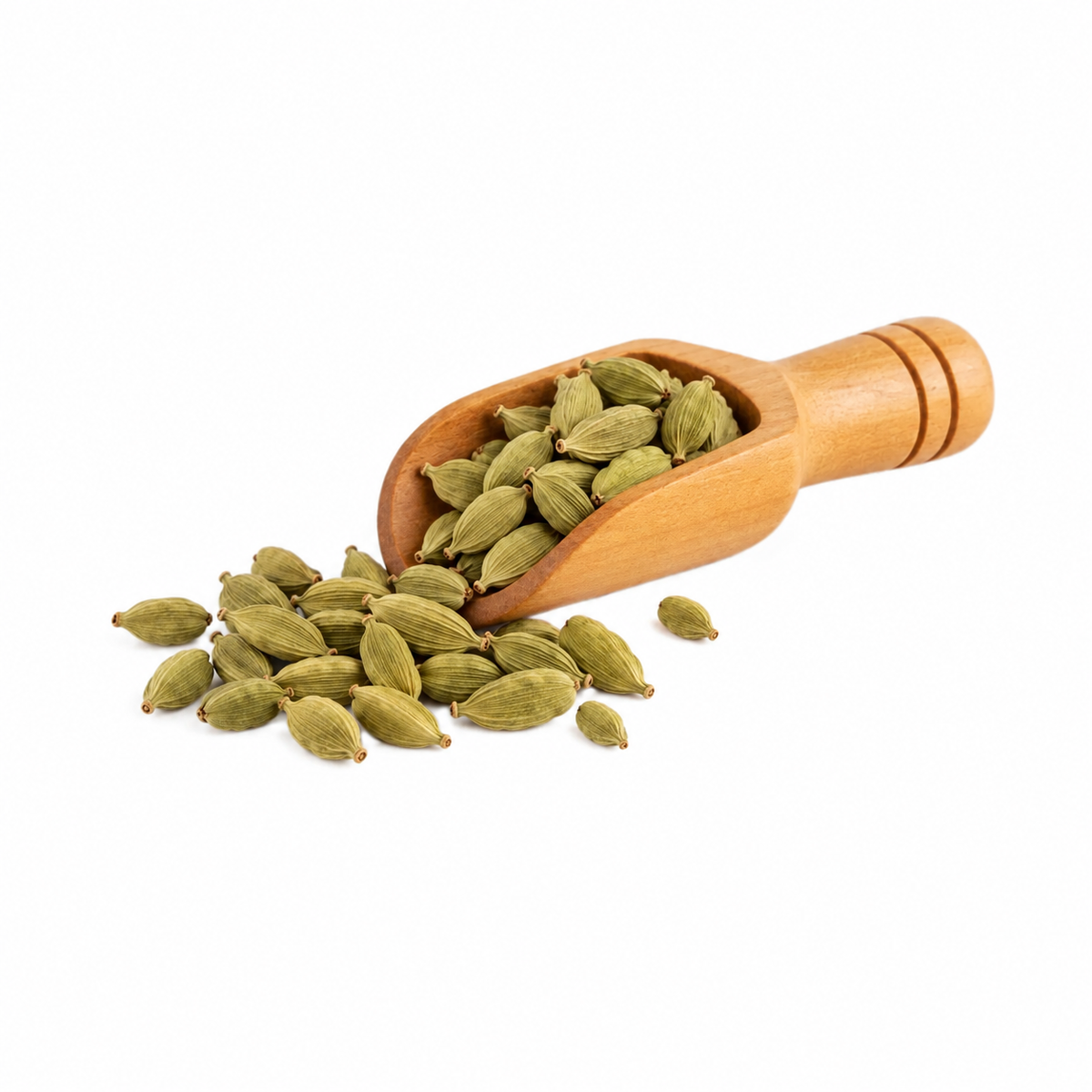 Cardamomo en vaina verde en cucharita de madera – presentación de 25 g