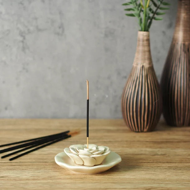 Better Homes & Gardens Ceramic Flower Incense Burner - Quemador Incienso Moo